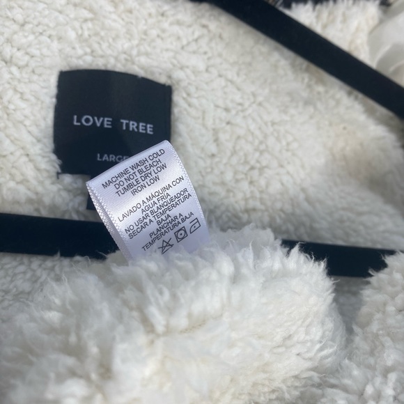 Love Tree Sherpa jacket with button sizes Large black tan - Picture 7 of 8